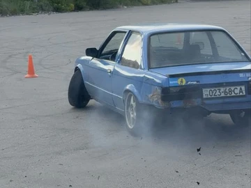 Авто BMW 3 Серия 1986 № 7937234