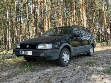 Авто Volkswagen Passat Variant 1992 № 7937422