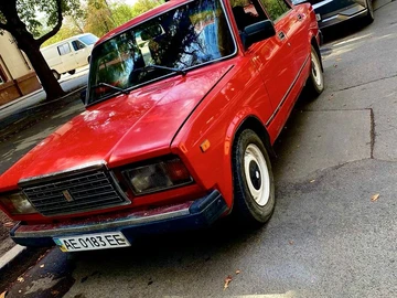 Авто ВАЗ 2107 1990 № 7937650