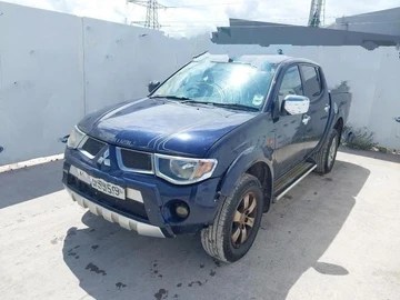 Авто Mitsubishi L 200 2009 № 7937830