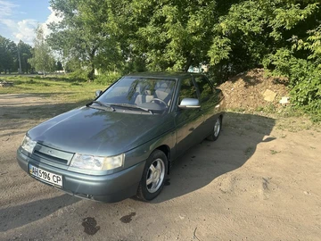 Авто ВАЗ 21102 2000 № 7937856