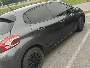 Авто Peugeot 208 2012 № 7938092
