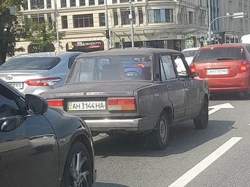 Авто ВАЗ 2107 2004 № 7939050