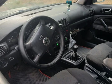 Авто Volkswagen Passat Sedan 1997 № 7939121