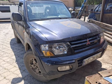 Авто Mitsubishi Pajero 2002 № 7939149