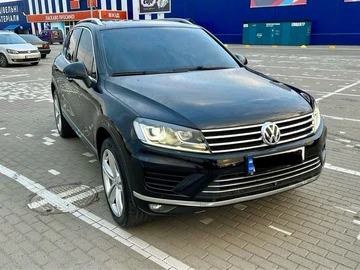 Авто Volkswagen Touareg 2015 № 7939295