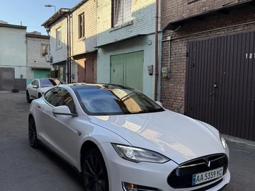 Авто Tesla Model S 2013 № 7939327