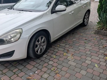 Авто Volvo V60 2011 № 7939356