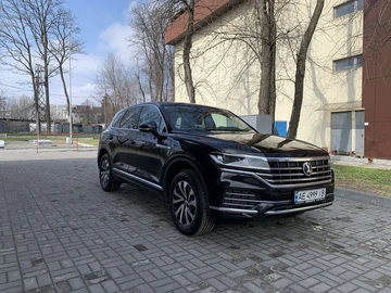 Авто Volkswagen Touareg 2018 № 7939477