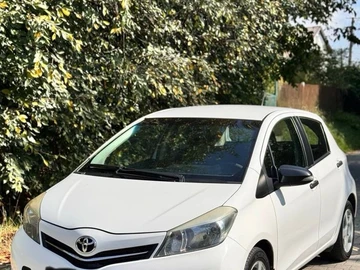 Авто Toyota Yaris 2013 № 7939479