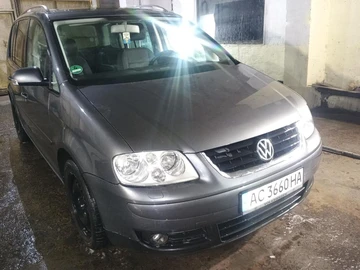 Авто Volkswagen Touran 2005 № 7939524
