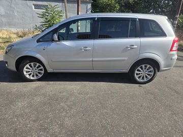 Авто Opel Zafira 2010 № 7939575