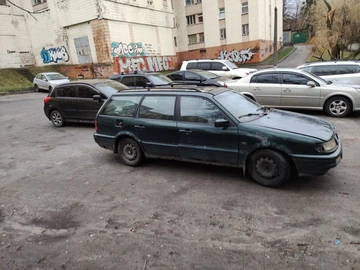 Авто Volkswagen Passat Variant 1994 № 7940764