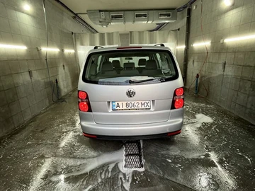 Авто Volkswagen Touran 2009 № 7941002