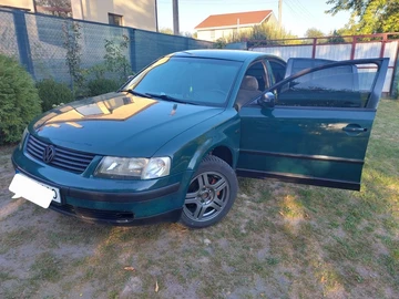 Авто Volkswagen Passat Sedan 1997 № 7941082