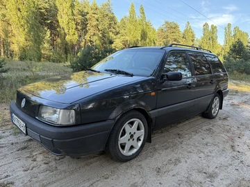 Авто Volkswagen Passat Variant 1994 № 7941298