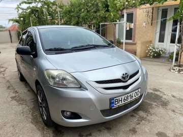 Авто Toyota Yaris 2006 № 7941527