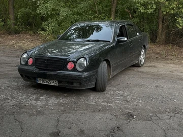 Авто Mercedes 220 2000 № 7941595