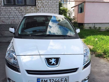 Авто Peugeot 5008 2012 № 7941649