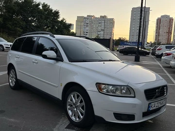 Авто Volvo V50 2009 № 7941844
