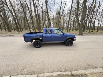 Авто Nissan Navara 2000 № 7941884