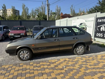 Авто ВАЗ 2109 2002 № 7942340
