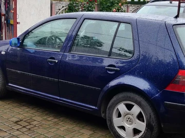 Авто Volkswagen Golf 2000 № 7942618