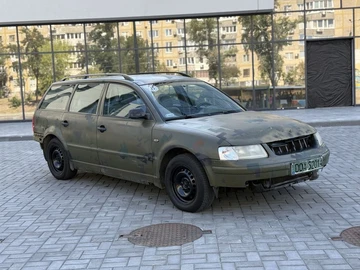 Авто Volkswagen Passat Variant 1999 № 7942903