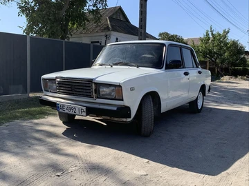 Авто ВАЗ 2107 1992 № 7943114