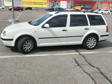 Авто Volkswagen Golf 2004 № 7943311