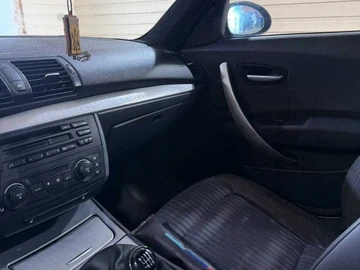 Авто BMW 1 Серия 2004 № 7943444