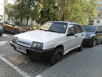 Авто ВАЗ 2109 1989 № 7943727