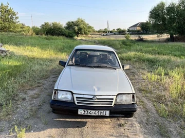 Авто Opel Ascona 1989 № 7943766