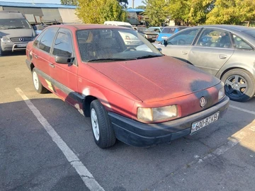 Авто Volkswagen Passat Sedan 1993 № 7943784