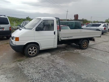 Авто Volkswagen Transporter 2000 № 7943812