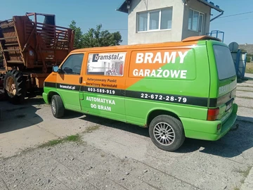 Авто Volkswagen Transporter 2000 № 7943817