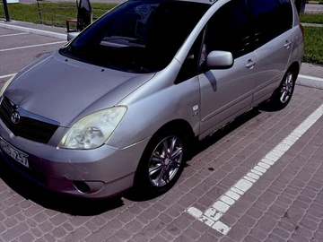 Авто Toyota Corolla Verso 2003 № 7944039