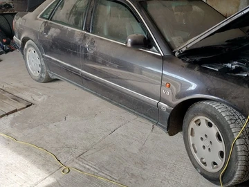 Авто Audi A8 1995 № 7944161