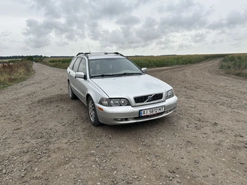 Авто Volvo V40 Kombi 2000 № 7944295