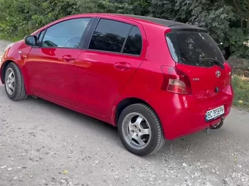 Авто Toyota Yaris 2007 № 7944386