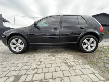 Авто Volkswagen Golf 2003 № 7944575