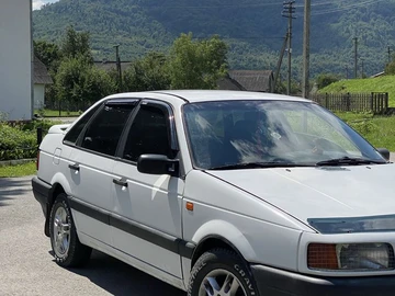 Авто Volkswagen Passat Sedan 1989 № 7945480