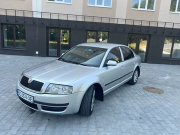 Авто Skoda Superb 2004 № 7946001