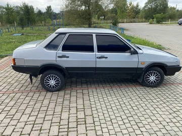 Авто ВАЗ 21099 2004 № 7946200