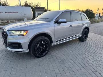 Авто Audi Q7 2021 № 7946461