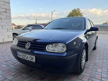 Авто Volkswagen Golf 2000 № 7946512