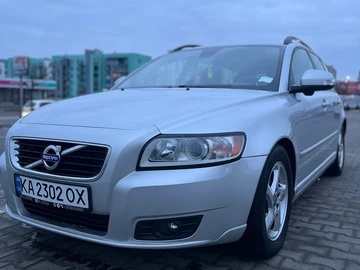 Авто Volvo V50 2011 № 7947750