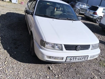 Авто Volkswagen Passat Sedan 1995 № 7947978