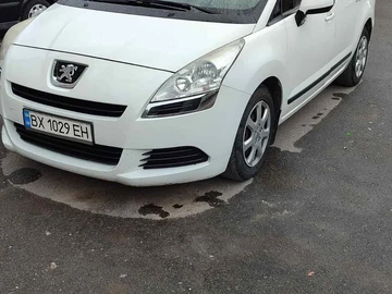 Авто Peugeot 5008 2012 № 7948157