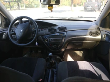 Авто Ford Focus 2000 № 7948298
